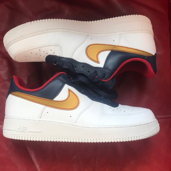 Air Force 1 - Picture 3 of 5